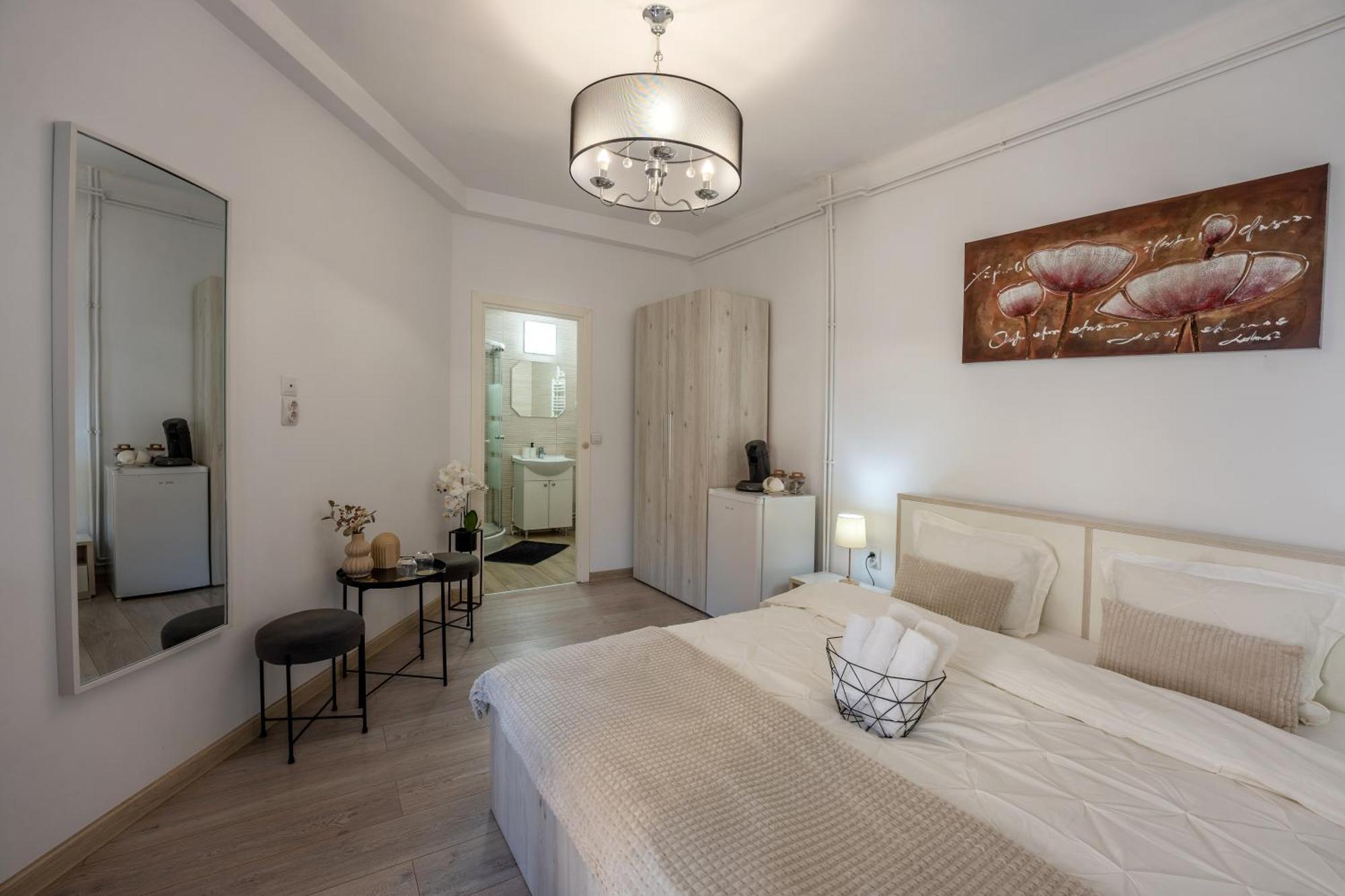 Central Amelie Accommodation Сигишоара Экстерьер фото